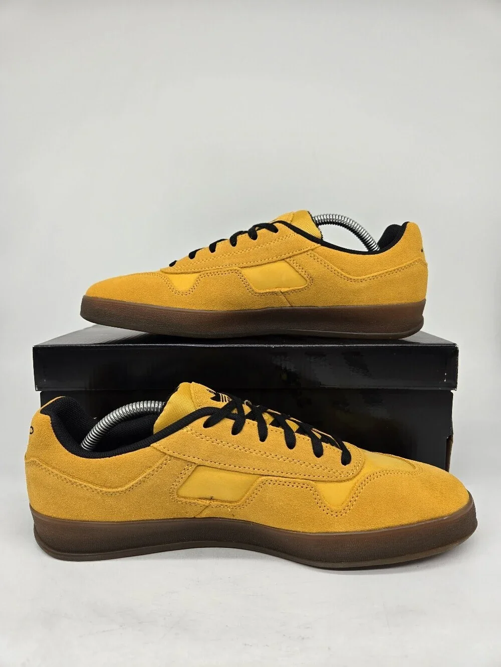 adidas Men's Aloha Super HQ4718 Yellow Core Black Gum Shoes Size 9